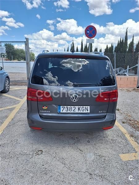 Usado VW Touran Sport 140 CV (102 kW) 2011 Gris / plata Monovolumen