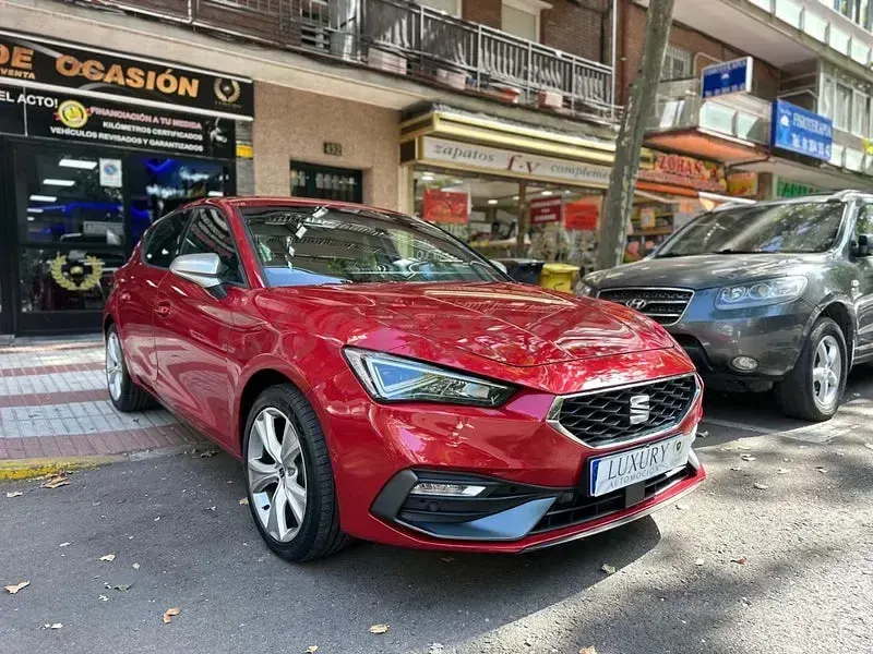 Usado Seat Leon FR 150 CV (110 kW) 2021 Rojo Berlina