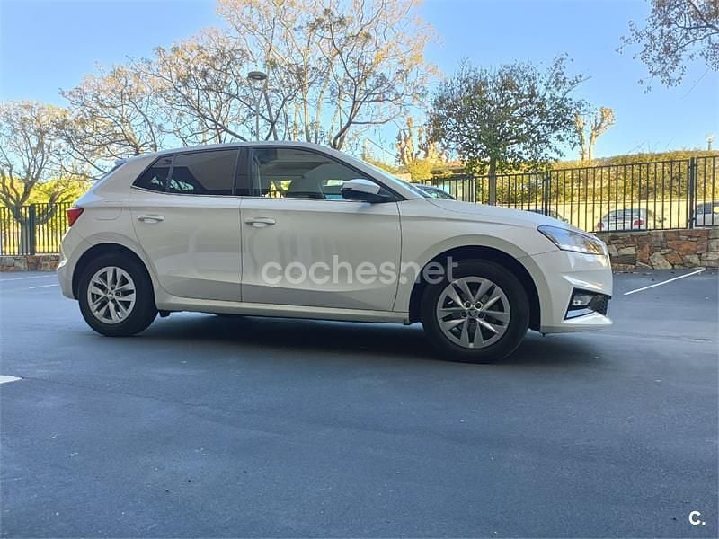 Blanco Usado 2023 Skoda Fabia Ambition Berlina | 12.800 € (Super precio) - Imagen 1/4