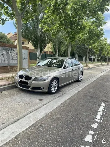 Usado BMW 318 143 CV (105 kW) 2010 Beige Berlina
