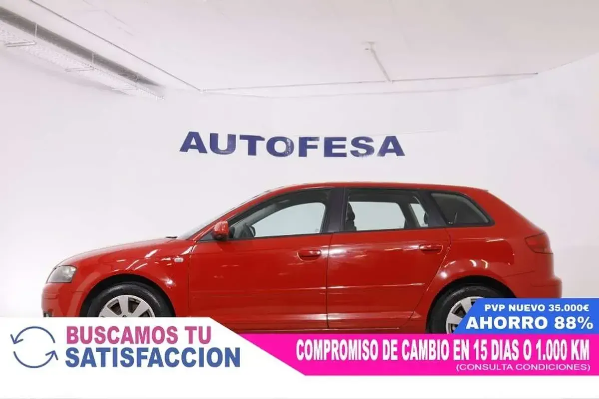 Usado Audi A3 Attraction 140 CV (102 kW) 2006 Rojo Utilitario