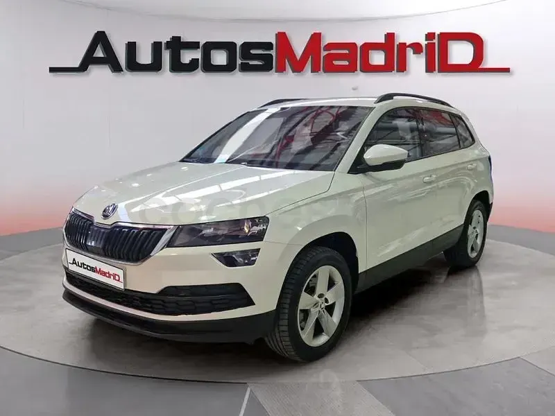 Usado Skoda Karoq Ambition 150 CV (110 kW) 2020 Blanco SUV