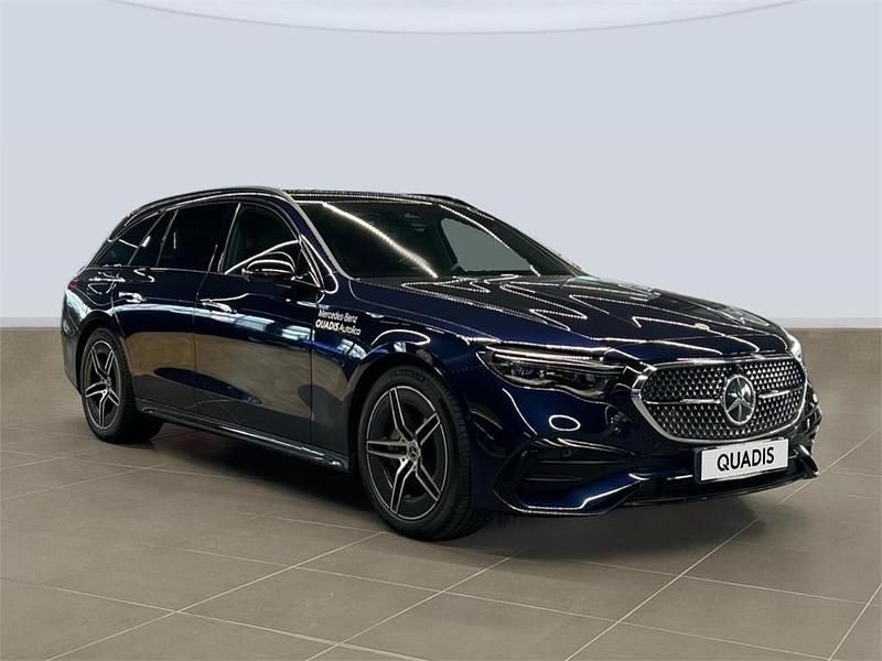 Usado Mercedes E300 313 CV (230 kW) 2025 Azul nautico Familiar