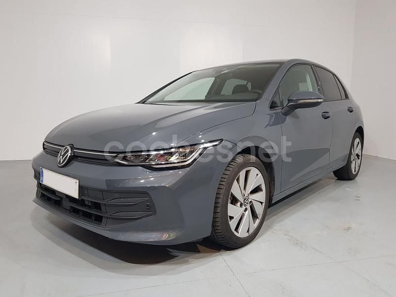 Usado VW Golf VIII 115 CV (84 kW) 2025 Gris / plata Berlina