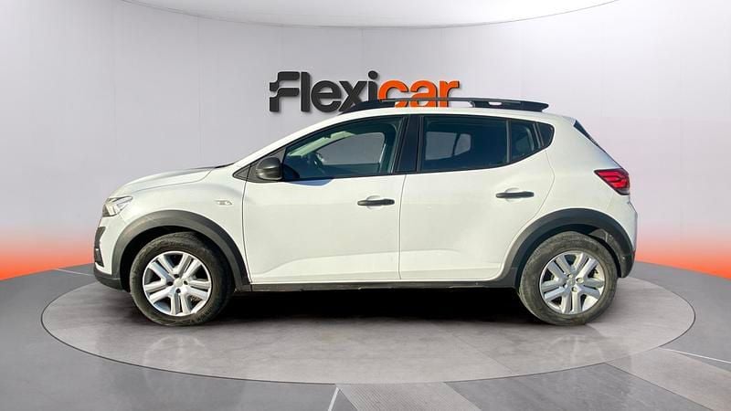 Usado Dacia Sandero Expression 101 CV (74 kW) 2023 Blanco Berlina