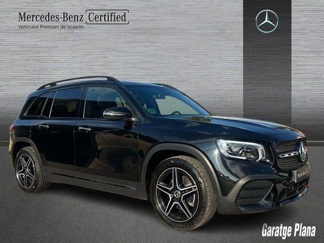 Usado Mercedes GLB200 150 CV (110 kW) 2023 Negro cosmos SUV