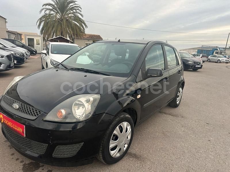 Negro Usado 2008 Ford Fiesta Ghia Utilitario | 3800 € (Precio justo) - Imagen 1/4