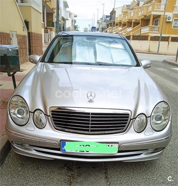 Gris / plata Usado 2004 Mercedes E320 Avantgarde Berlina | 6500 € (Buen precio) - Imagen 1/4