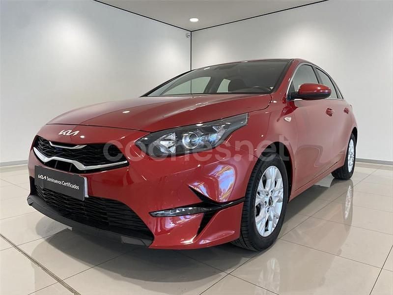 Usado Kia Ceed 100 CV (73 kW) 2024 Rojo Utilitario