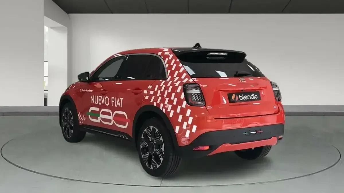 Usado Fiat 600 La Prima 114 kW (156 CV) 2025 Naranja SUV