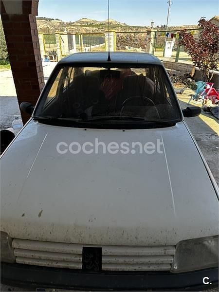 Usado Peugeot 205 60 CV (44 kW) 1994 Blanco Berlina