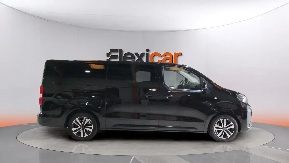 Usado Peugeot Traveller Business-Line 180 CV (132 kW) 2024 Negro Monovolumen