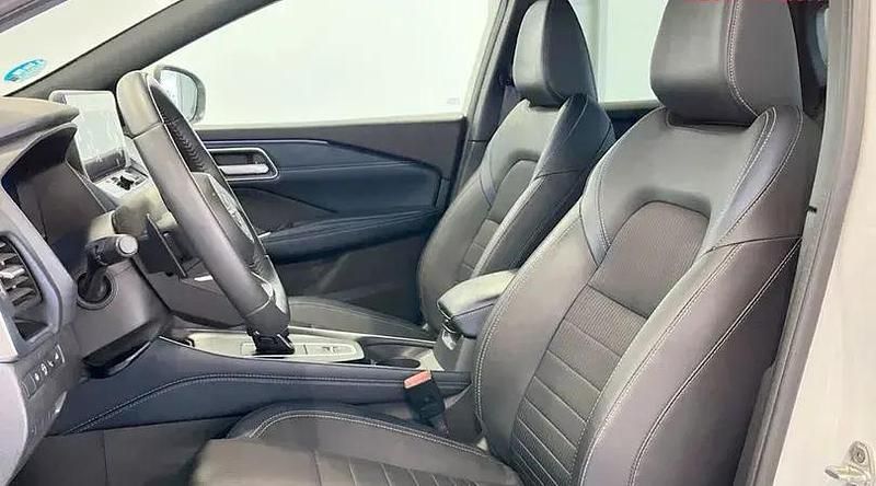 Usado Nissan Qashqai Tekna 158 CV (116 kW) 2023 Blanco perlado azul SUV