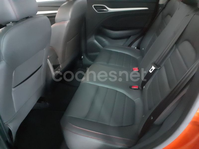 Usado MG ZS Luxury 106 CV (77 kW) 2024 Naranja Berlina