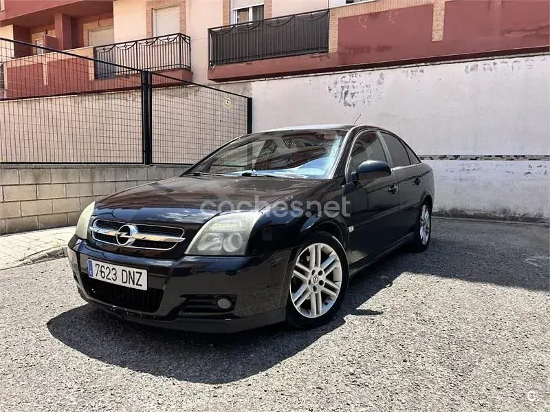 Usado Opel Vectra GTS 150 CV (110 kW) 2005 Negro Berlina