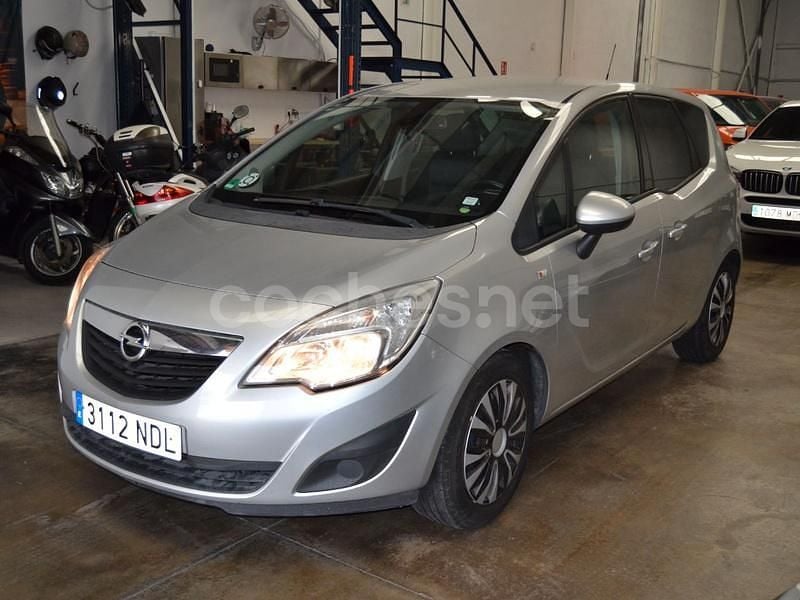 Usado Opel Meriva Selective 95 CV (69 kW) 2013 Gris / plata Monovolumen