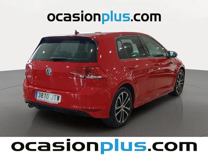 Usado VW Golf VII Sportline 110 CV (80 kW) 2016 Rojo Utilitario