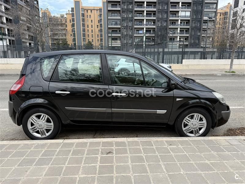Usado Renault Scénic II Privilege 120 CV (88 kW) 2004 Negro Monovolumen