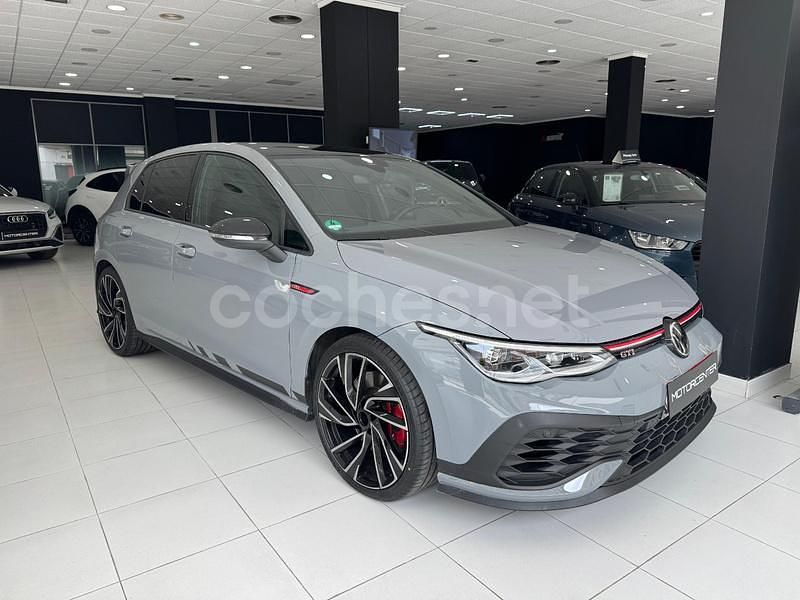 Gris / plata Usado 2023 VW Golf VIII GTI Berlina | 32.990 € (Precio justo) - Imagen 1/4