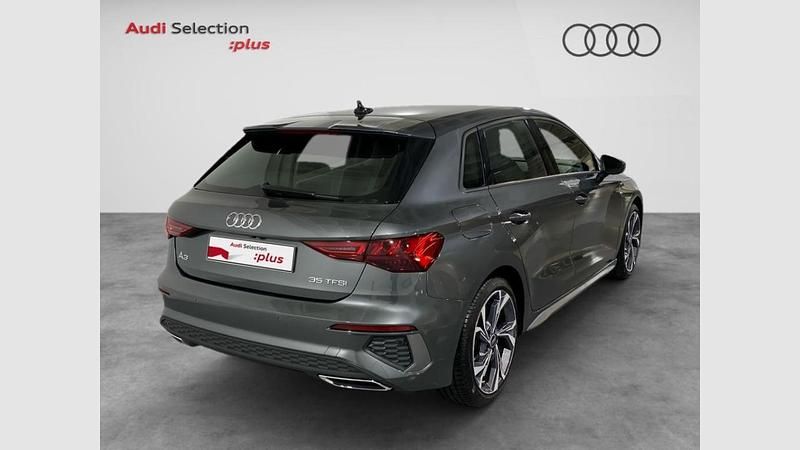 Usado Audi A3 150 CV (110 kW) 2024 Gris daytona efecto perla Berlina
