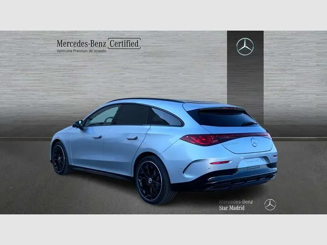 Usado Mercedes CLA250e Shooting Brake 200 kW (272 CV) 2026 Plateado Familiar