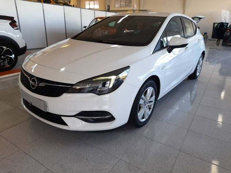 Blanco Usado 2021 Opel Astra Edition Berlina | 12.900 € (Precio justo) - Imagen 1/4