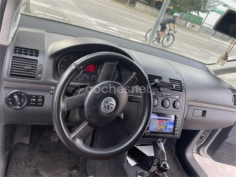 Gris / plata Usado 2005 VW Touran Trendline Monovolumen | 5000 € (Precio justo) - Imagen 1/4