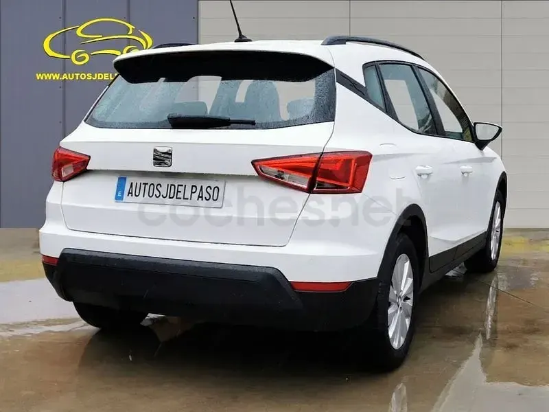 Usado Seat Arona Style 110 CV (80 kW) 2021 Blanco SUV