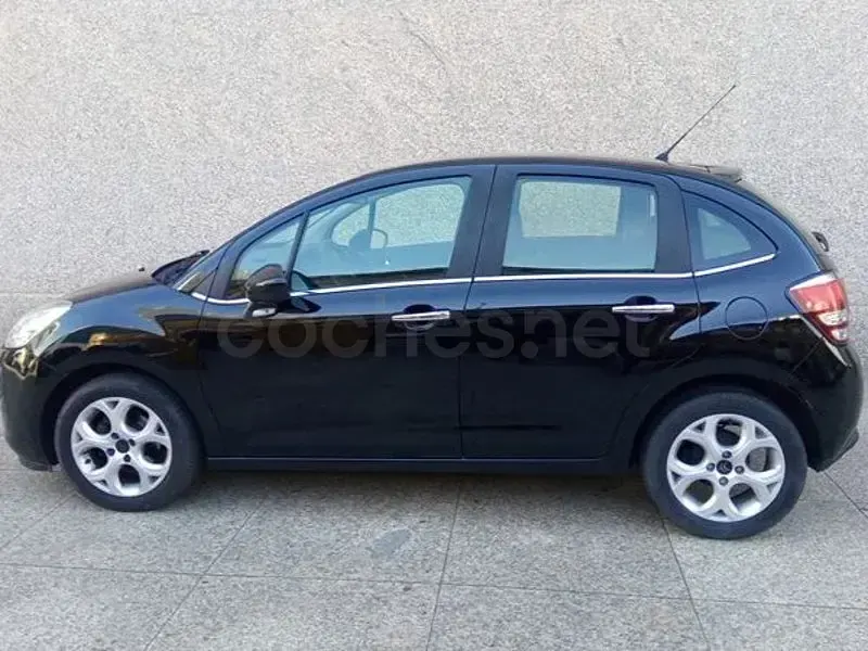 Usado Citroën C3 Exclusive 92 CV (67 kW) 2015 Negro Berlina