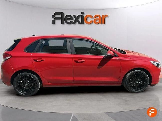 Usado Hyundai i30 120 CV (88 kW) 2018 Rojo Utilitario