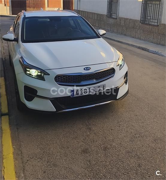 Usado Kia XCeed 140 CV (102 kW) 2020 Blanco SUV