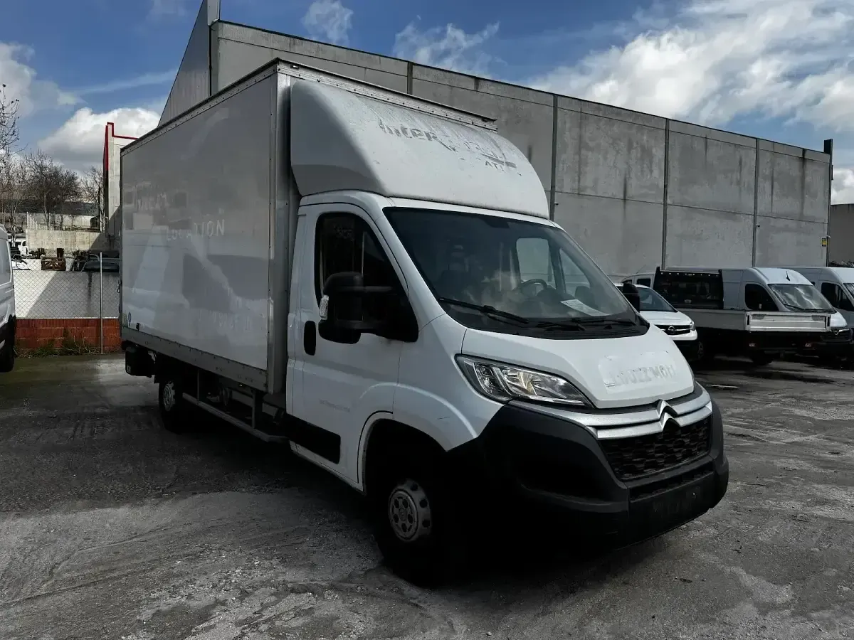 Usado Citroën Jumper 165 CV (121 kW) 2021 Blanco Monovolumen