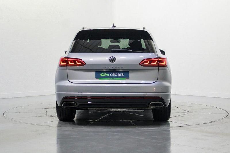 Usado VW Touareg R-line 231 CV (169 kW) 2021 Gris SUV