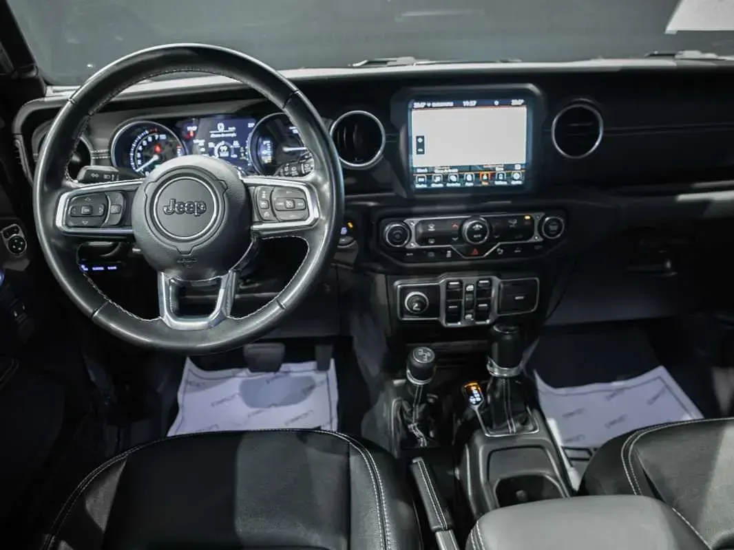 Usado Jeep Wrangler Unlimited Sahara 381 CV (280 kW) 2022 Gris SUV