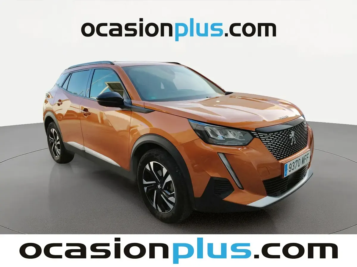 Usado Peugeot 2008 Allure 130 CV (95 kW) 2023 Naranja SUV