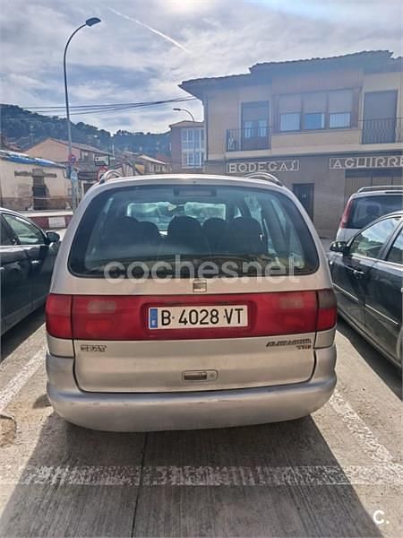 Usado Seat Alhambra 110 CV (80 kW) 1999 Gris / plata Monovolumen