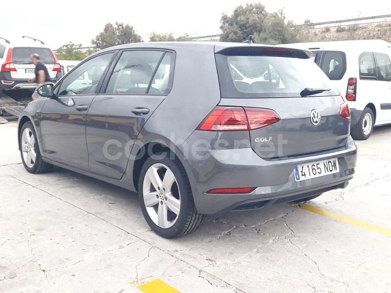 Beige Usado 2019 VW Golf Sport Berlina | 15.000 € (Buen precio) - Imagen 1/4