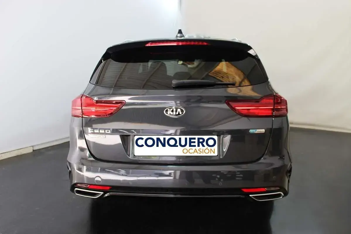 Usado Kia Ceed 141 CV (103 kW) 2021 Gris Utilitario