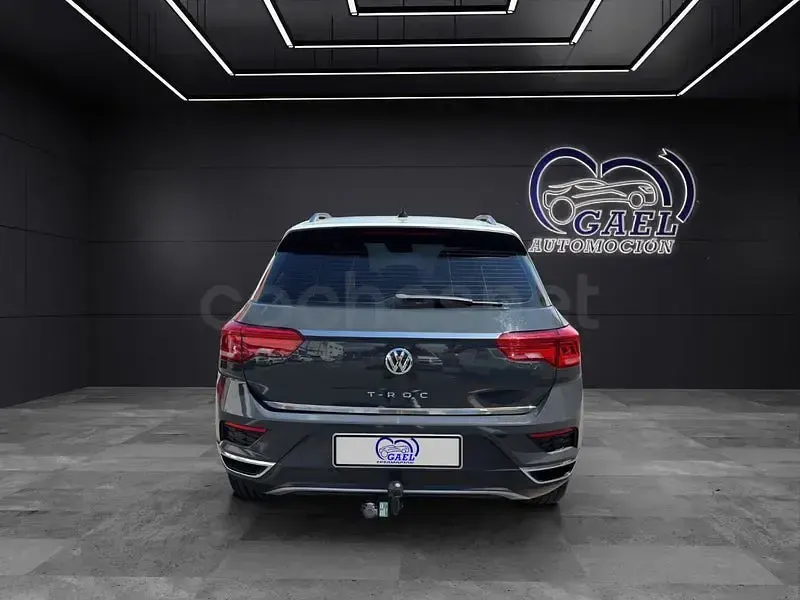 Usado VW T-Roc Advance 150 CV (110 kW) 2018 Gris / plata SUV
