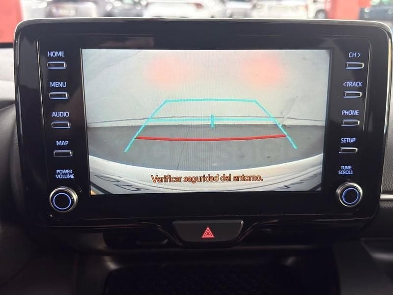 Usado Toyota Yaris Hybrid Style 116 CV (85 kW) 2021 Blanco Berlina