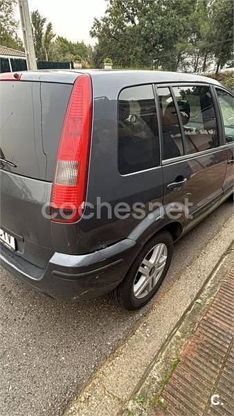 Usado Ford Fusion 100 CV (73 kW) 2004 Gris / plata Berlina