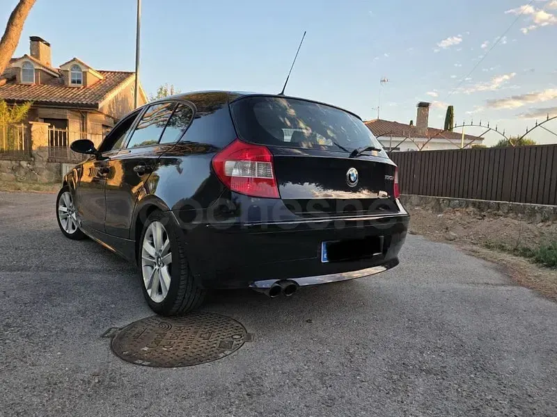 Usado BMW 130 265 CV (194 kW) 2007 Negro Utilitario
