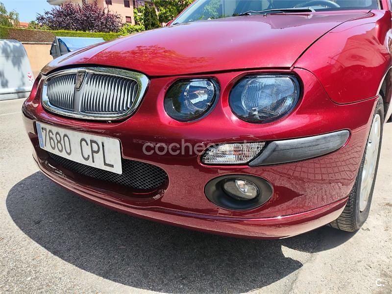 Usado Rover 25 103 CV (75 kW) 2003 Granate Utilitario