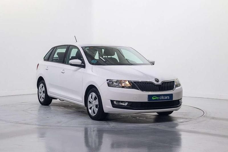 Usado Skoda Rapid Active 90 CV (66 kW) 2017 Blanco Utilitario
