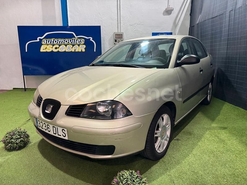 Beige Usado 2005 Seat Cordoba Stylance Berlina | 1990 € (Buen precio) - Imagen 1/4