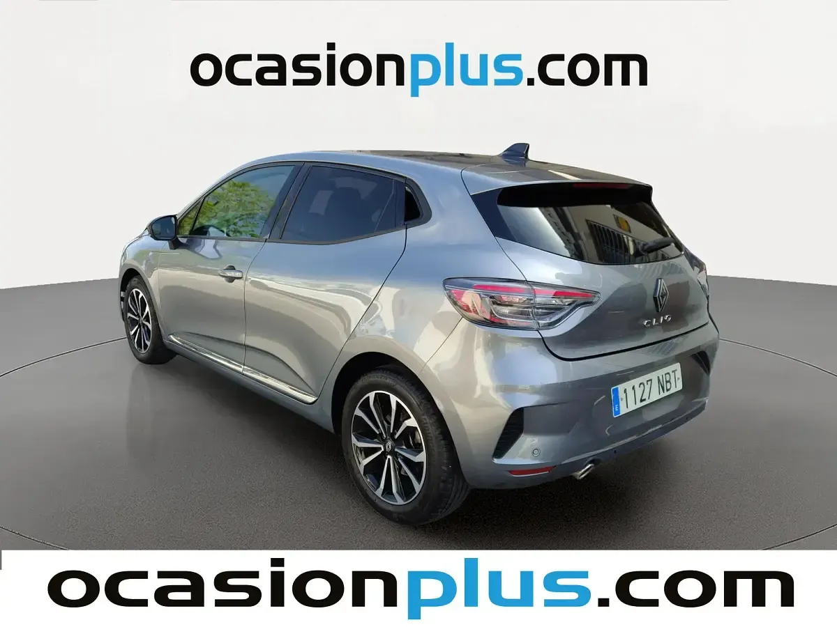 Usado Renault Clio Techno 101 CV (74 kW) 2025 Gris Utilitario