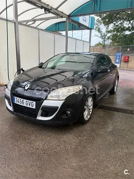 Usado Renault Mégane III Dynamique 160 CV (117 kW) 2010 Negro Berlina