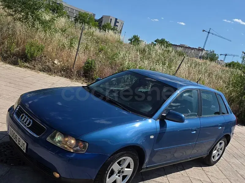 Usado Audi A3 Attraction 130 CV (95 kW) 2001 Azul Utilitario