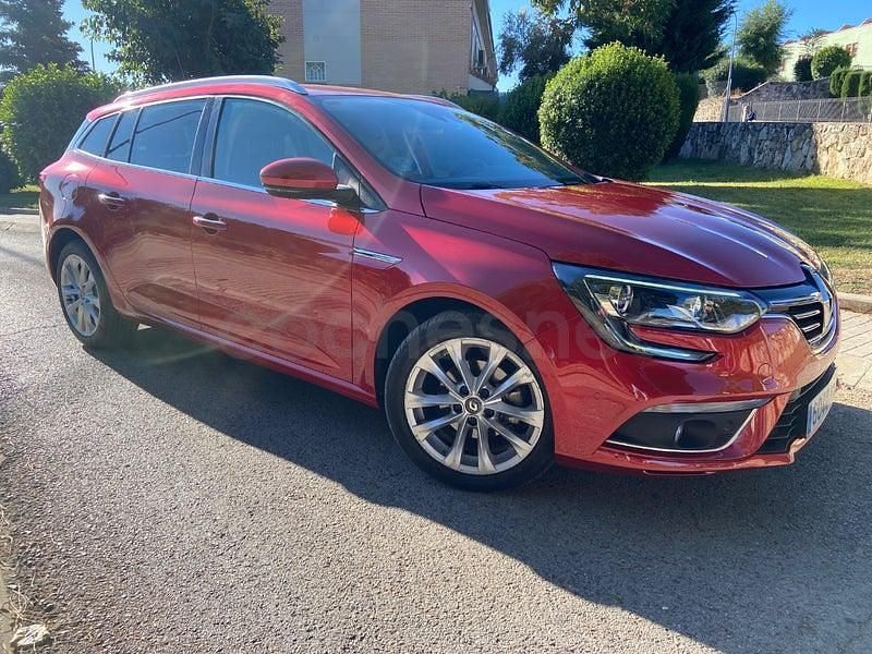 Usado Renault Mégane GrandTour Bose Edition 130 CV (95 kW) 2017 Granate Familiar