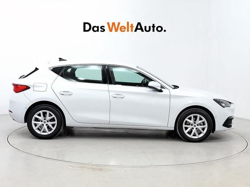 Usado Seat Leon Style 116 CV (85 kW) 2025 Blanco Berlina